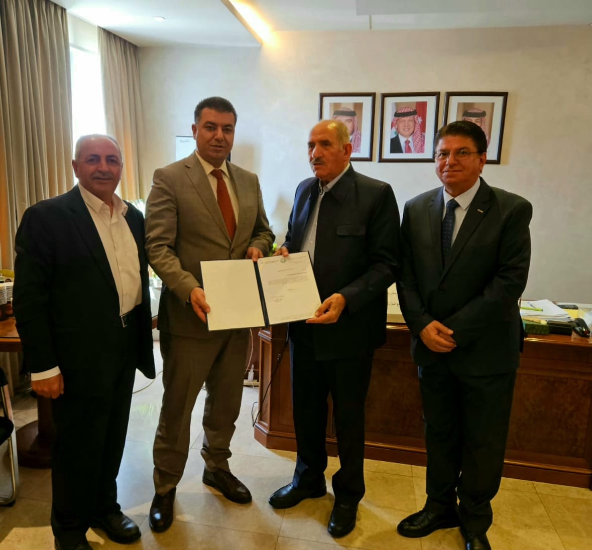 Phosphate donates a Baku loader to the Ministry of Agriculture to support the national afforestation project