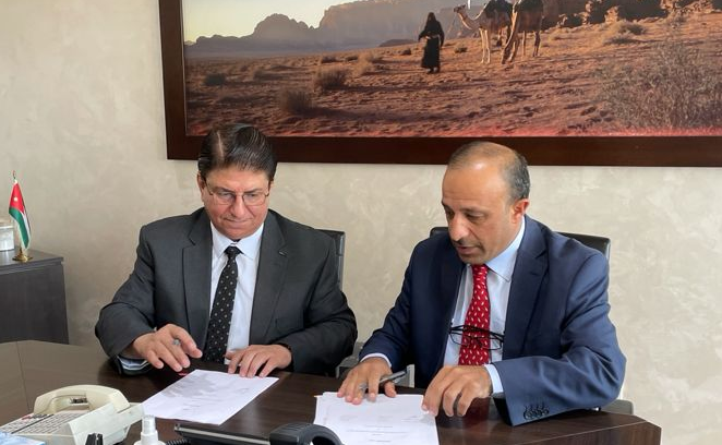 An agreement has been signed between the JPMC and the Jordanian Geologists Association to train recent graduates.